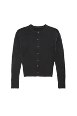 Cardigan de punto gris oscuro, de corte clásico y calce ajustado, con cuello redondo y cierre frontal de botones.