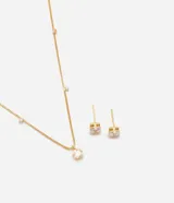 Conjunto de collar y caravanas dorados con colgante de punto de luz cuadrado.