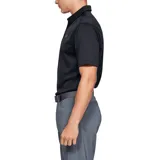 Remera tipo polo de manga corta, color negro, con cuello clásico y cierre de dos botones. Presenta el logo de la marca en el pecho y un diseño de tejido técnico ligero y transpirable.