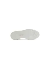 Zapatillas altas de cuero color blanco, con cordones y suela de goma.