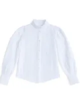 Blusa blanca de algodón con cuello alto con volados, mangas largas abullonadas y bordado calado.