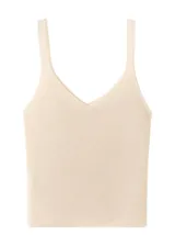 Top musculosa de punto color dorado con brillo, escote en V y tirantes finos.