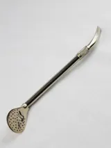 Bombilla de plata con boca pico de loro.