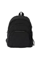 Mochila Aurora de nailon acolchado en color negro, con diseño de múltiples compartimentos con cierre y correas ajustables.