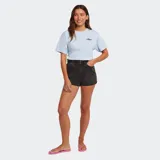Shorts O'Neill de denim color negro, tiro alto con cintura elástica y botones frontales.