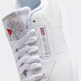 Championes Reebok Princess blancos de cuero sintético, con logo de la marca en el lateral y suela de goma.