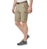 Pantalón convertible de trekking color beige, con diseño desmontable que permite transformarlo en short. Cuenta con múltiples bolsillos, incluyendo bolsillos laterales con cierre, y cintura con cinturón integrado.