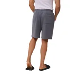 Bermuda gris de algodón con cintura elástica ajustable con cordón y logo estampado en la pierna derecha.