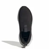 Championes urbanos Adidas modelo Cloudfoam Cuxxion, color negro con suela blanca. Diseño slip-on de tejido transpirable con tecnología Cloudfoam para mayor amortiguación.