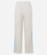 Pantalón recto deportivo de modal color beige, con cintura elástica sin cierre y recortes laterales en contraste.