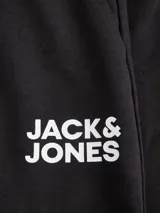 Short de buzo negro con cintura elástica con cordón ajustable y logo de la marca estampado en blanco en el lateral.