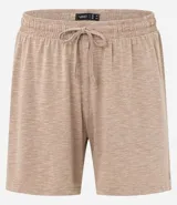 Conjunto de pijama para hombre, compuesto por una remera de manga corta con cuello redondo y un short con cintura elástica y cordón de ajuste. El tejido es de malla flamê con efecto mezcla en tonos beige y marrón.