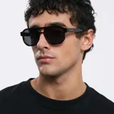 Gafas de sol Seba modelo Tigris Carbon, estilo aviador geométricas y oversize, con doble puente, montura fina y bordes biselados.