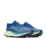 Championes de trail running Merrell modelo Agility Peak 6, color azul con detalles en verde claro en la entresuela. Presentan diseño técnico con malla transpirable, refuerzos en TPU, entresuela de espuma FloatPro+ y suela de goma Vibram MegaGrip con tacos de alta tracción.