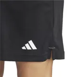 Short de training Adidas negro con estampado de camuflaje y logo blanco en la pierna derecha.