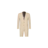 Traje slim fit de dos piezas en color beige, compuesto por un blazer de solapa de muesca con cierre de dos botones y bolsillos con solapa, y pantalón de vestir a juego.