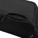 Riñonera Nike unisex color negro, confeccionada en poliéster duradero. Cuenta con un compartimento principal con cierre y un bolsillo trasero con cierre. La correa es regulable.