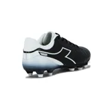 Championes de f&Atilde;&Bacl;tbol Diadora modelo Mondiali Teen, color negro con detalles en blanco, con tapones para c&Atilde;&Bacl;sped natural.