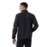 Campera deportiva negra con cierre frontal, cuello alto y logo de New Balance estampado en el pecho.