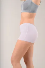 Short gris de microfibra sin costuras con terminaciones láser.
