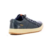 Championes casuales de hombre color azul marino, con cierre lateral, cordones al tono y suela de goma en color crema con base caramelo.