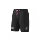 Short deportivo negro del Inter de Miami, con cordón ajustable rosa en la cintura, el número 10 estampado en rosa en la pierna derecha y el escudo del club en la pierna izquierda.