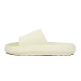 Chanclas Diadora Splash color beige con suela plataforma y tira ancha superior con textura en relieve y logo de la marca.