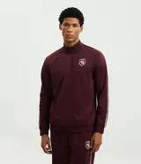 Saco deportivo Get Over de cuello alto con cierre frontal por cremallera. Presenta diseño en color bordó con rayas laterales contrastantes en los hombros y mangas, puños y bajo con acabado en rib, y estampa localizada en el pecho.