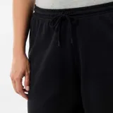 Short de felpa ligero negro, de talle alto con cintura elástica y cordón ajustable.