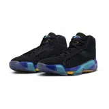 Championes de básquetbol Air Jordan 38, modelo Fundamentals, con diseño de caña media en color negro con detalles en azul, turquesa y amarillo. Presentan una estructura superior combinada con malla y refuerzos laterales, y una suela con tecnología de amortiguación visible.