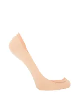 Medias invisibles de algodón color beige, diseñadas para usar con zapatillas o mocasines, con borde elástico para un ajuste cómodo.