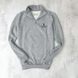 Buzo gris melange de algodón con felpa, cuello alto con medio cierre y logo bordado en el pecho.